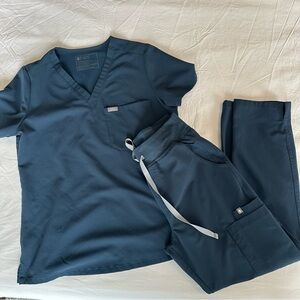 FIGS Catarina Scrub Set | Small Top / Small Petite Pants | Steel Blue
